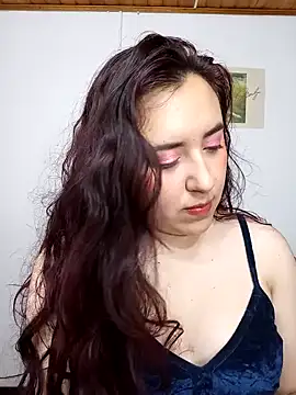 Emi chik online show from 7, 2, 2025