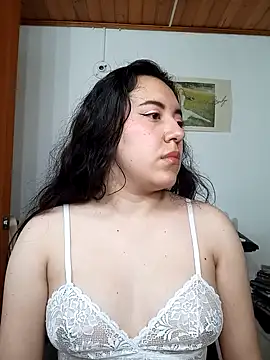 Emi chik online show from 15, 11, 2025