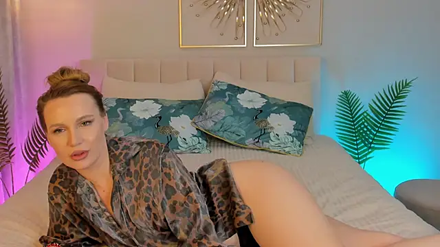    Cindy    online show from 2, 2, 2025