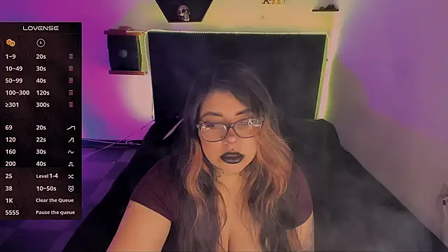 Snapshot of devilfoxtwo chatting on 7, 12, 2024 devilfoxtwo online show from 7, 12, 2024