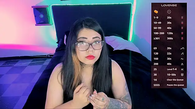 Snapshot of devilfoxtwo chatting on 14, 12, 2024 devilfoxtwo online show from 14, 12, 2024