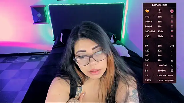 Snapshot of devilfoxtwo chatting on 14, 12, 2024 devilfoxtwo online show from 14, 12, 2024