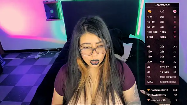 Snapshot of devilfoxtwo chatting on 18, 12, 2024 devilfoxtwo online show from 18, 12, 2024