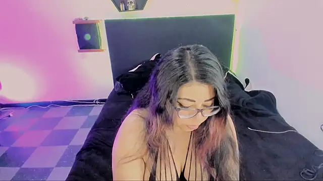 Snapshot of devilfoxtwo chatting on 2, 2, 2025 devilfoxtwo online show from 2, 2, 2025