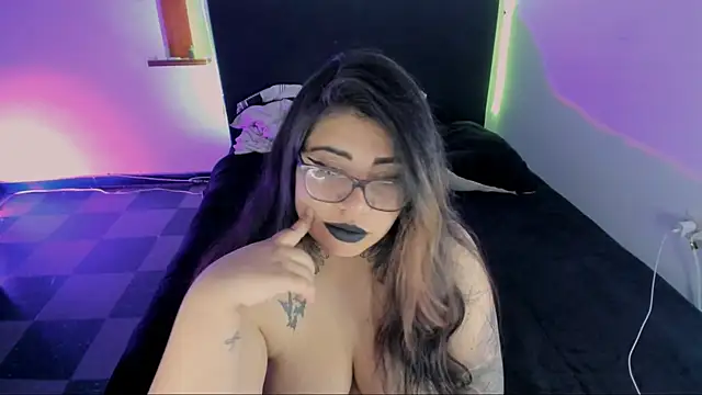 Snapshot of devilfoxtwo chatting on 19, 2, 2025 devilfoxtwo online show from 19, 2, 2025