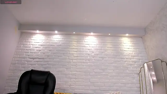 KatieNolan 1 online show from 30, 11, 2025