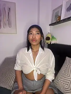 Isabella fasilier online show from 14, 1, 2025