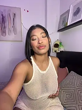Isabella fasilier online show from 28, 2, 2025