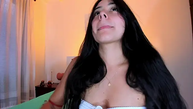 Snapshot of GabyButtler1 chatting on 9, 3, 2025 GabyButtler1 online show from 9, 3, 2025