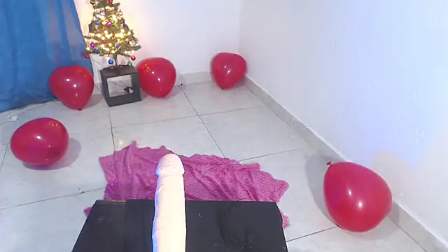 April sexycurvi online show from 15, 12, 2025