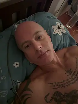 luv2masterb8247 online show from 16, 1, 2025