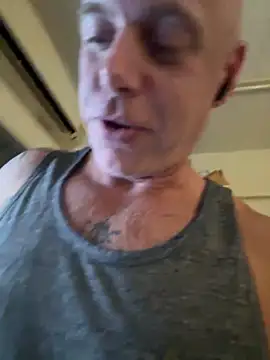 luv2masterb8247 online show from 22, 1, 2025