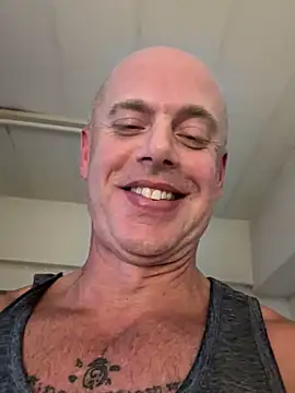 luv2masterb8247 online show from 13, 2, 2025