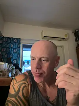 luv2masterb8247 online show from 20, 2, 2025