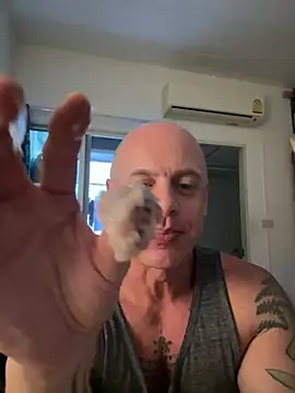 luv2masterb8247 online show from 28, 2, 2025