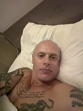 luv2masterb8247 online show from 17, 12, 2025