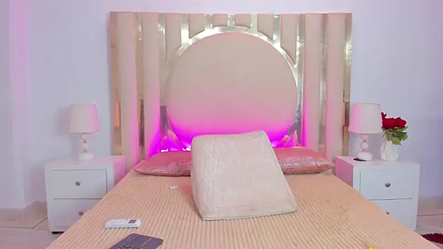 ShainaBonne online show from 18, 12, 2024
