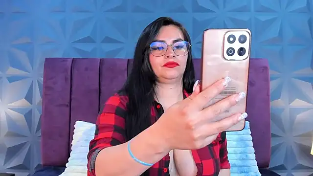 NicoleJonss online show from 12, 11, 2025