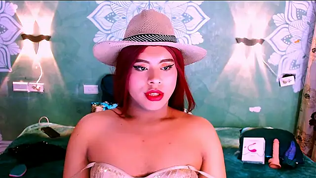 Snapshot of Emili_Roux chatting on 21, 3, 2025 Emili Roux online show from 21, 3, 2025