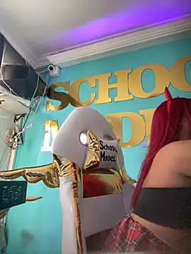 Snapshot of Emili_Roux chatting on 11, 10, 2025 Emili Roux online show from 11, 10, 2025