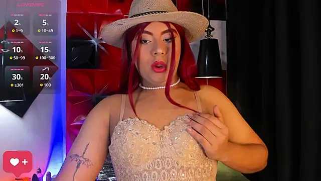 Snapshot of Emili_Roux chatting on 13, 10, 2025 Emili Roux online show from 13, 10, 2025