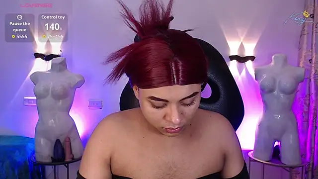 Snapshot of Emili_Roux chatting on 5, 2, 2026 Emili Roux online show from 5, 2, 2026