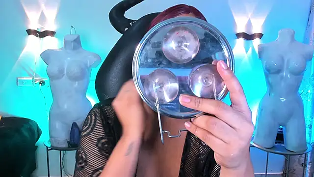 Snapshot of Emili_Roux chatting on 27, 2, 2026 Emili Roux online show from 27, 2, 2026