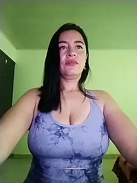 Snapshot of hailey85 chatting on 4, 4, 2026 hailey85 online show from 4, 4, 2026