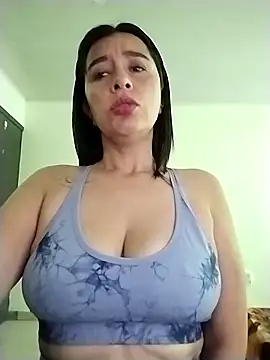 Snapshot of hailey85 chatting on 9, 4, 2026 hailey85 online show from 9, 4, 2026