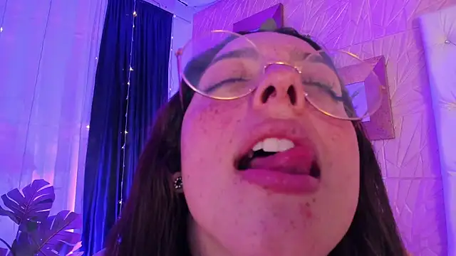 sadashi moon  online show from 3, 3, 2025