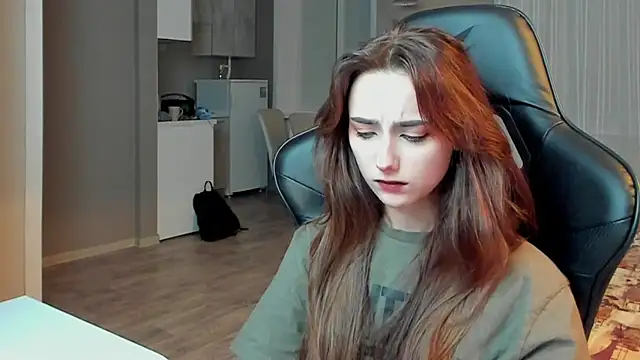 Snapshot of SilverDream chatting on 9, 2, 2025 SilverDream online show from 9, 2, 2025