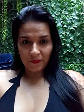Snapshot of elena_jonees chatting on 16, 4, 2026 elena jonees online show from 16, 4, 2026