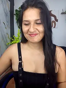 Snapshot of elena_jonees chatting on 29, 4, 2026 elena jonees online show from 29, 4, 2026