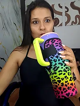 Snapshot of elena_jonees chatting on 30, 4, 2026 elena jonees online show from 30, 4, 2026