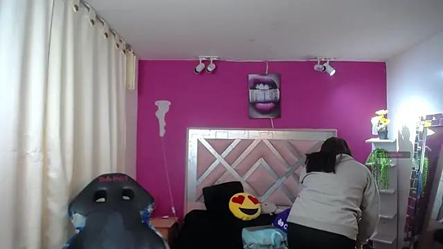 Snapshot of Naiara_Sex_ chatting on 27, 12, 2024 Naiara Sex online show from 27, 12, 2024