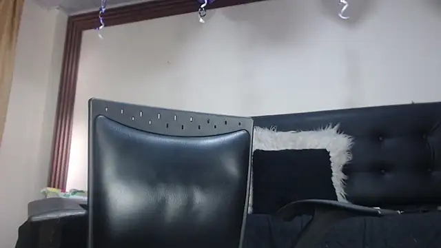 AnnieScott  online show from 29, 11, 2025