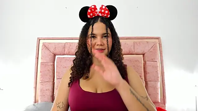 zoee lovv online show from 16, 1, 2025