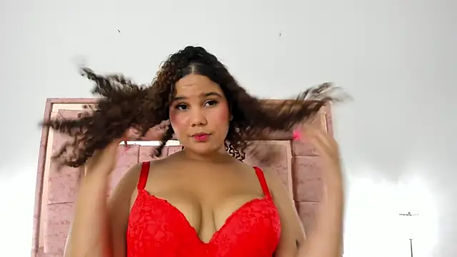 zoee lovv online show from 22, 1, 2025