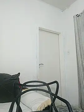 Snapshot of annybarros21 chatting on 15, 10, 2025 annybarros21 online show from 15, 10, 2025