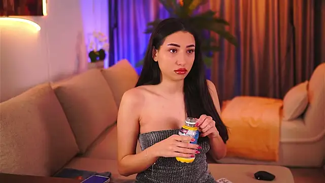 Snapshot of GinaValentinna chatting on 2, 2, 2025 GinaValentinna online show from 2, 2, 2025