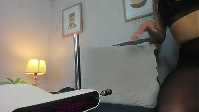 Caroline dh online show from 30, 4, 2026