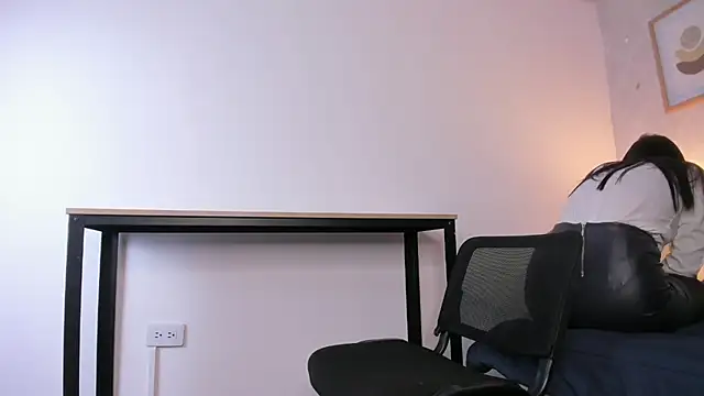Caroline dh online show from 8, 6, 2026