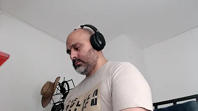 Snapshot of Gabriel_Harmant chatting on 7, 1, 2026 Gabriel Harmant online show from 7, 1, 2026