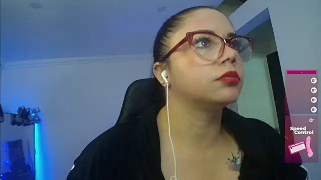 Snapshot of Madame_Shein_ chatting on 28, 12, 2024 Madame Shein online show from 28, 12, 2024