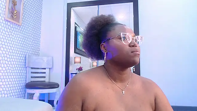 Snapshot of Makena_gh chatting on 6, 2, 2025 Makena gh online show from 6, 2, 2025