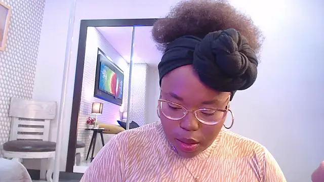 Snapshot of Makena_gh chatting on 25, 2, 2025 Makena gh online show from 25, 2, 2025