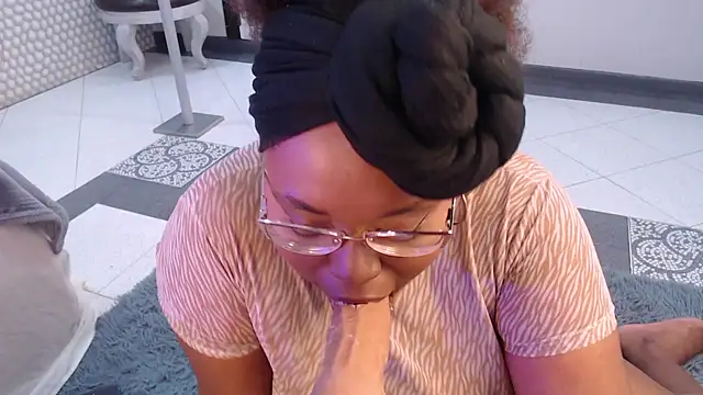 Snapshot of Makena_gh chatting on 25, 2, 2025 Makena gh online show from 25, 2, 2025