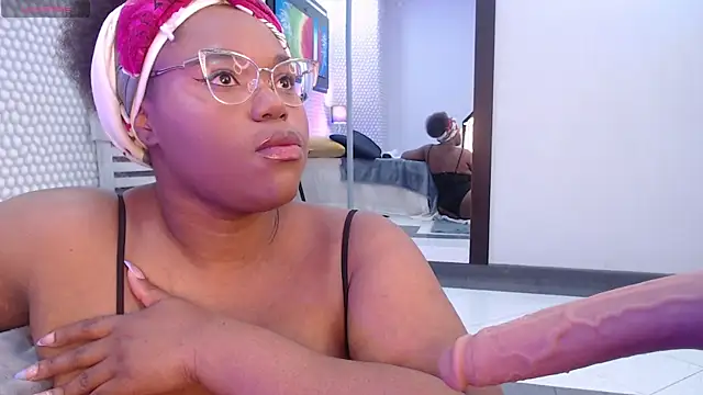 Snapshot of Makena_gh chatting on 28, 2, 2025 Makena gh online show from 28, 2, 2025