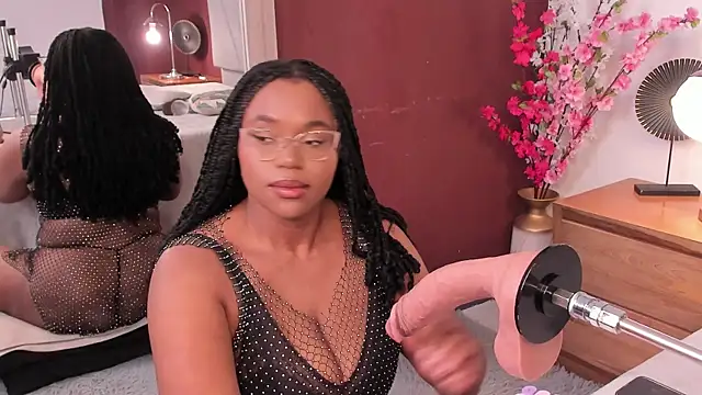 Snapshot of Makena_gh chatting on 19, 5, 2026 Makena gh online show from 19, 5, 2026