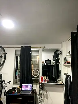 Jestebanano online show from 5, 12, 2025